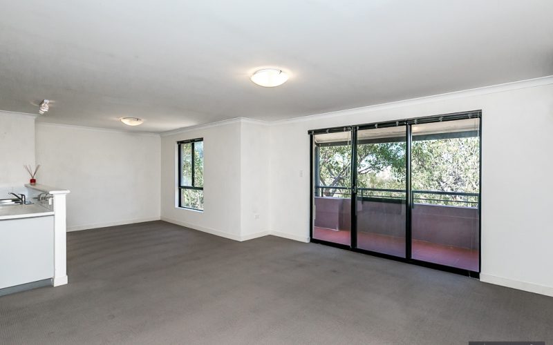 2 x 2 STUNNING APARTMENT WITH BUSH VIEWS