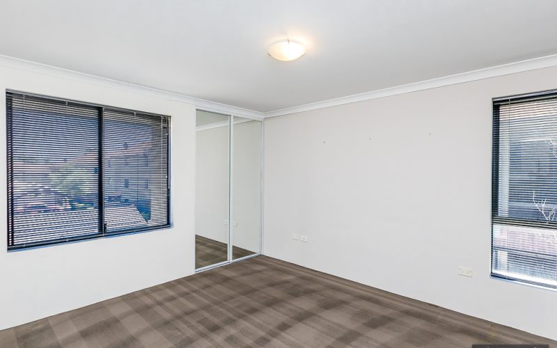 2 x 2 STUNNING APARTMENT WITH BUSH VIEWS
