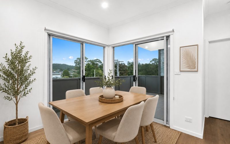 Contemporary Living in a Prime Oak Flats Location