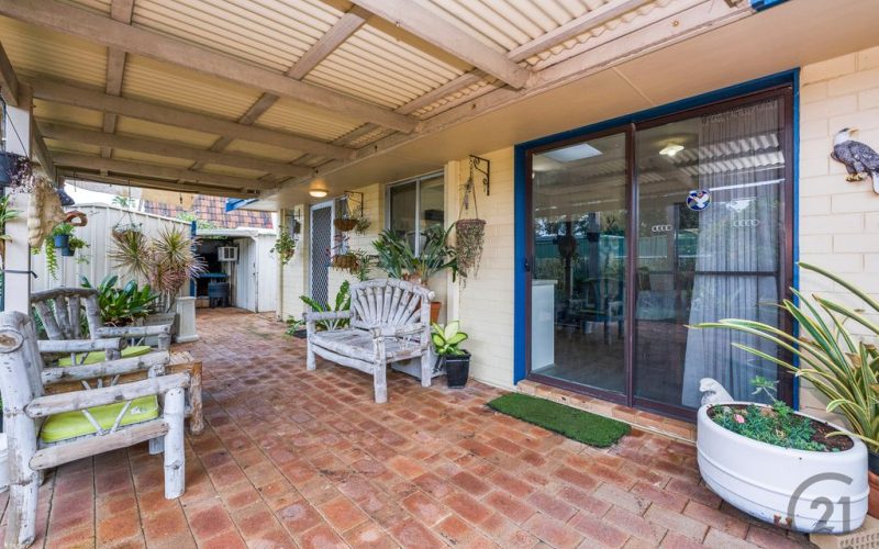Space, Character & Endless Potential on a Generous 697m2 Block