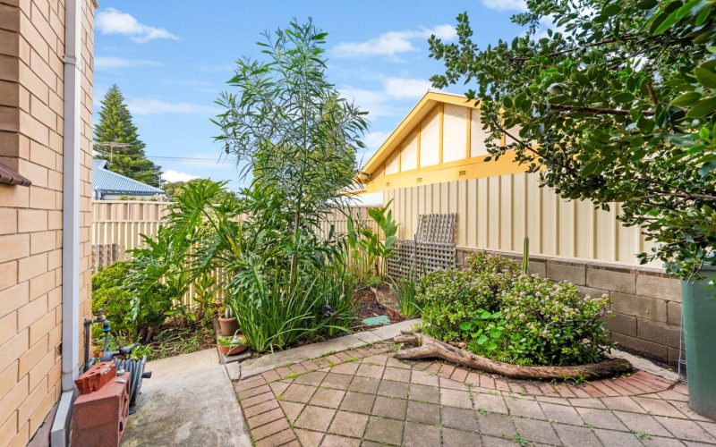 Coastal Living Just Moments from Henley Beach