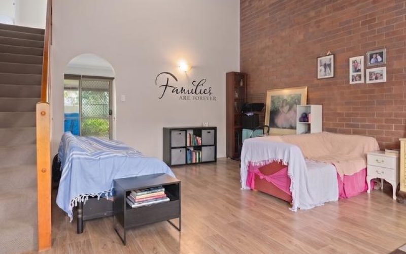 Modern & Low-Maintenance Living in Arana Hills