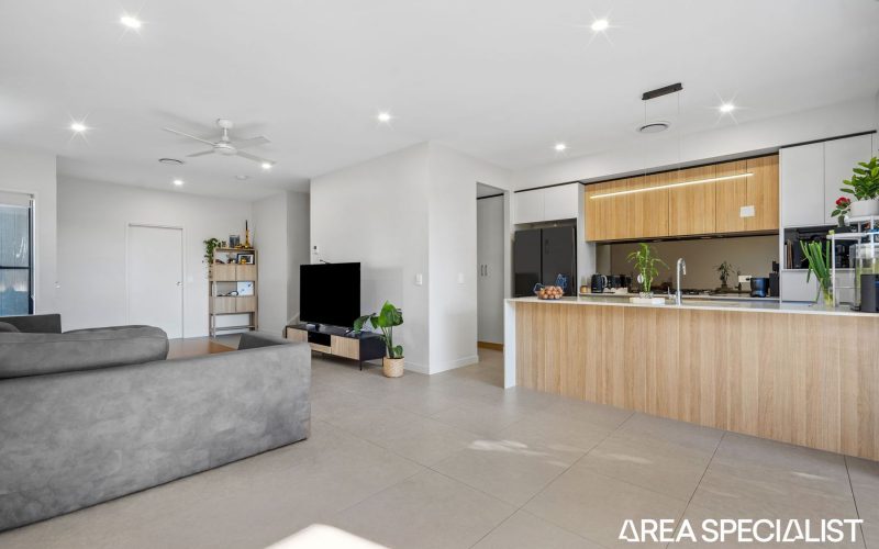 37/1 Lake Serenity Boulevard, Helensvale QLD 4212