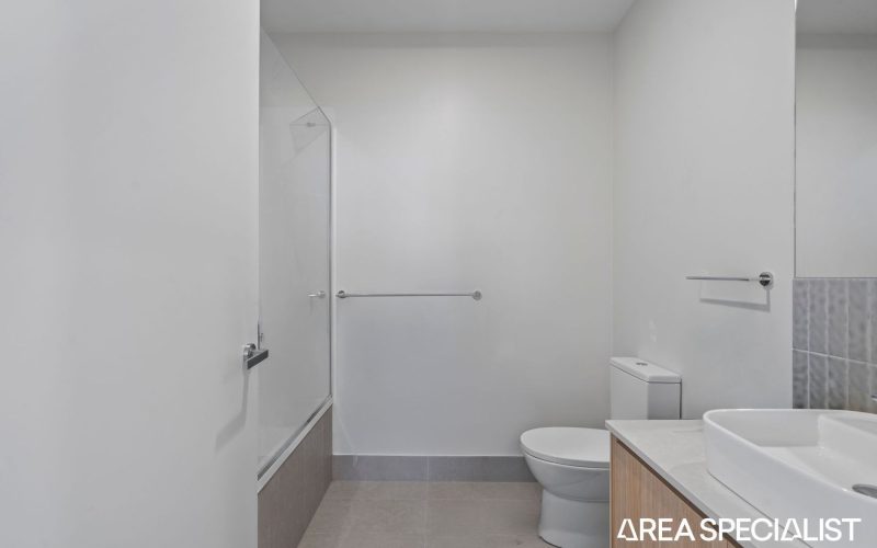 37/1 Lake Serenity Boulevard, Helensvale QLD 4212