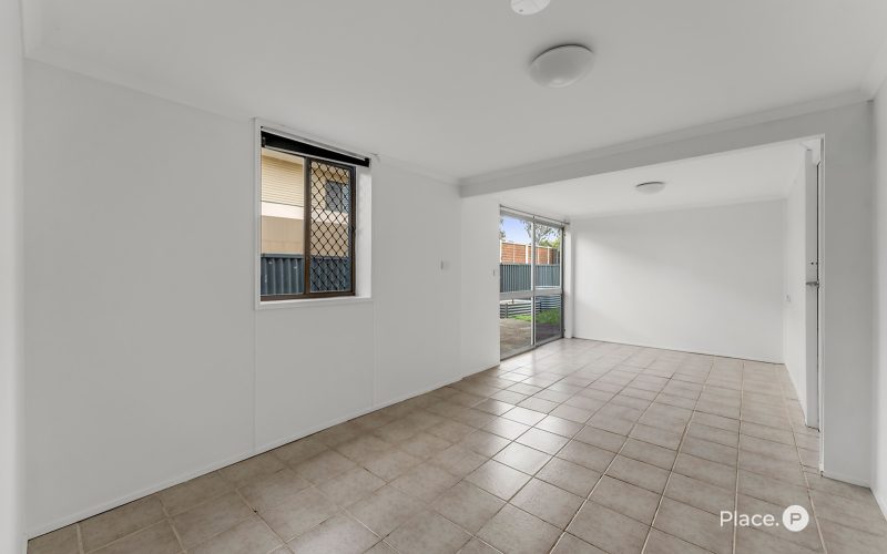 Wide Frontage, Side Access & Endless Potential on 693m²