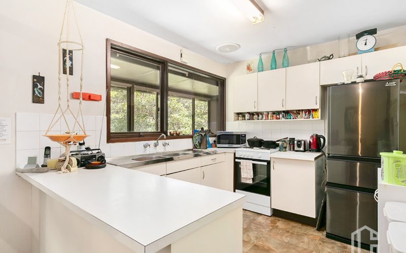 Renovation opportunity in a nice street