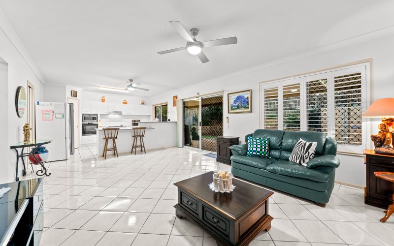 Spacious 6-Bedroom Family Home with Multiple Living Areas in a Prime Eight Mile Plains Location