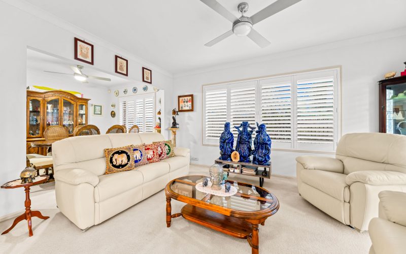 Spacious 6-Bedroom Family Home with Multiple Living Areas in a Prime Eight Mile Plains Location
