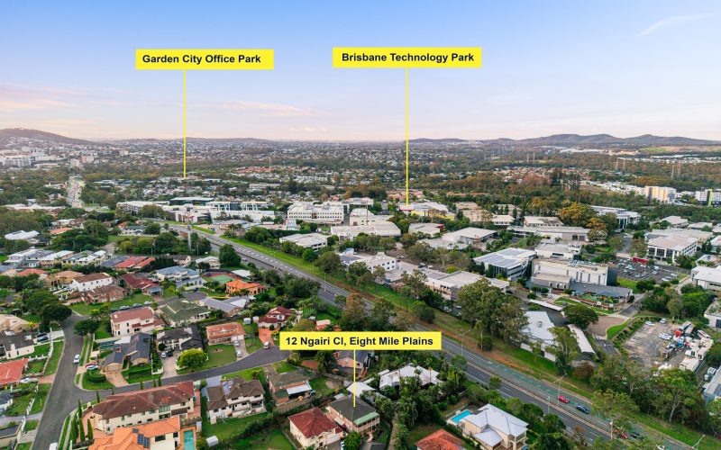 Spacious 6-Bedroom Family Home with Multiple Living Areas in a Prime Eight Mile Plains Location