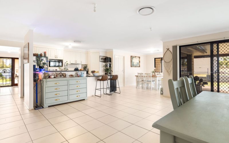 Peaceful Rural Living with Space for the Whole Family