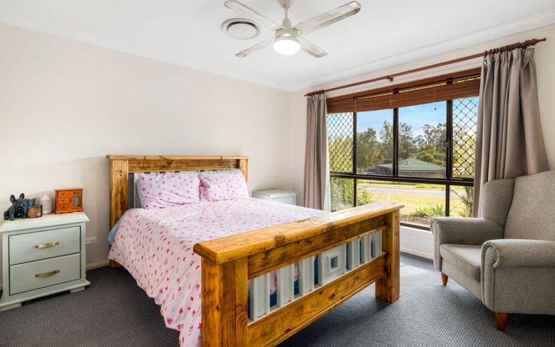 Peaceful Rural Living with Space for the Whole Family