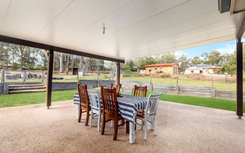 Peaceful Rural Living with Space for the Whole Family