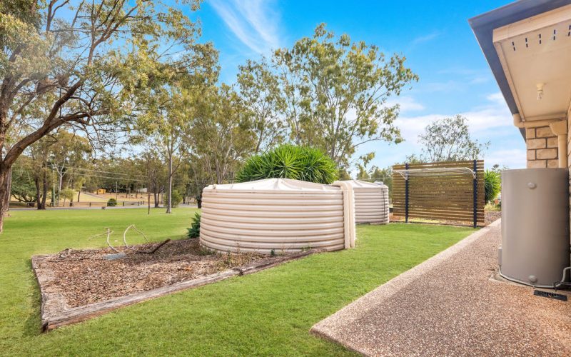 Peaceful Rural Living with Space for the Whole Family