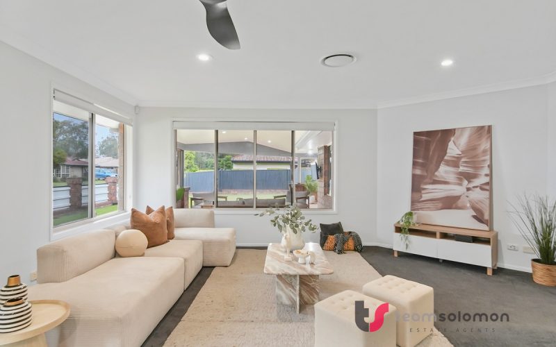Spacious Family Living in the Prestigious Ormiston College Precinct