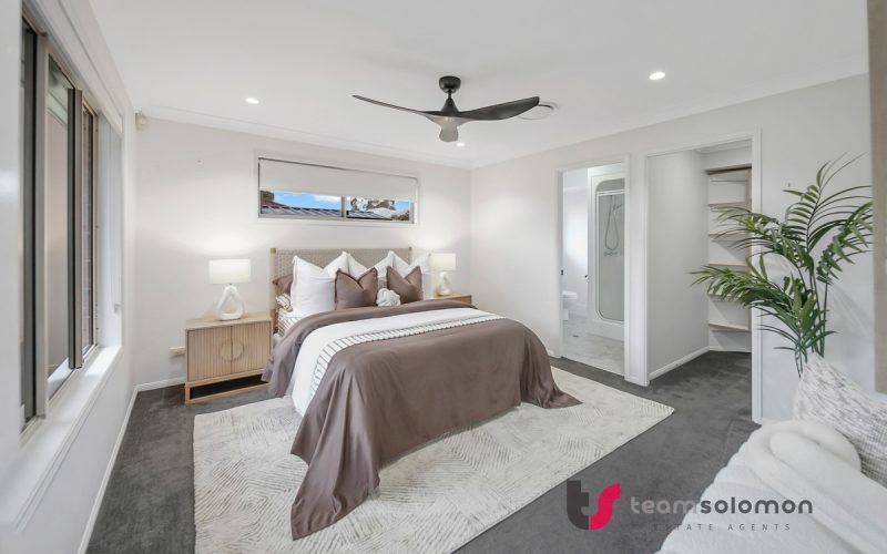 Spacious Family Living in the Prestigious Ormiston College Precinct