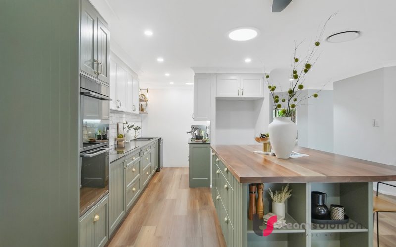 Spacious Family Living in the Prestigious Ormiston College Precinct