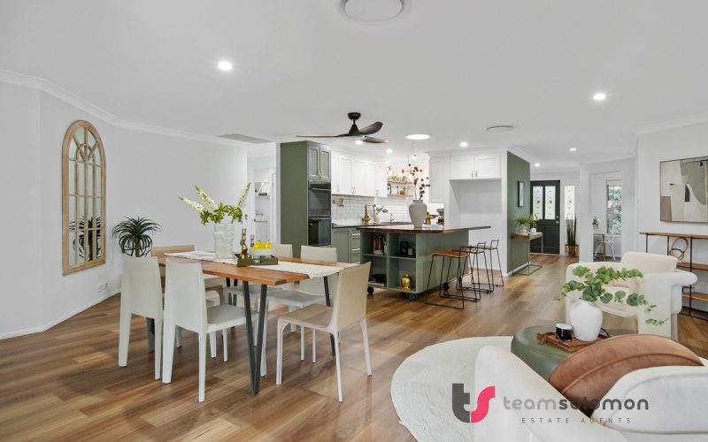 Spacious Family Living in the Prestigious Ormiston College Precinct