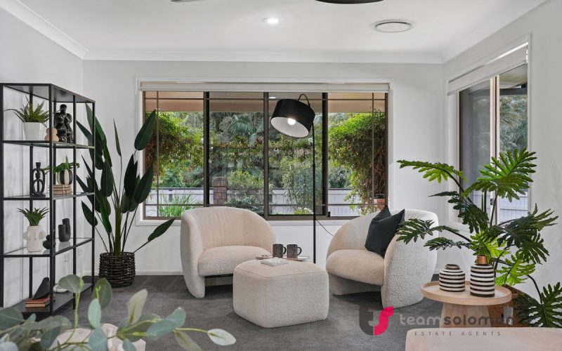 Spacious Family Living in the Prestigious Ormiston College Precinct