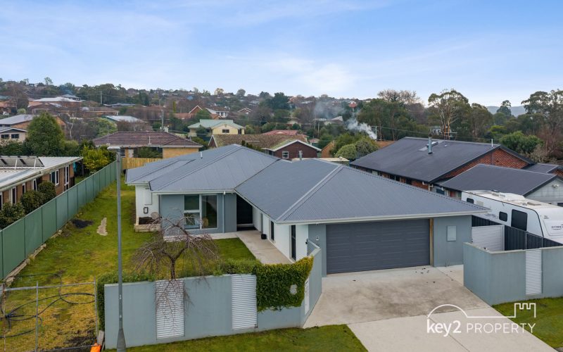 5 Denway Grove,