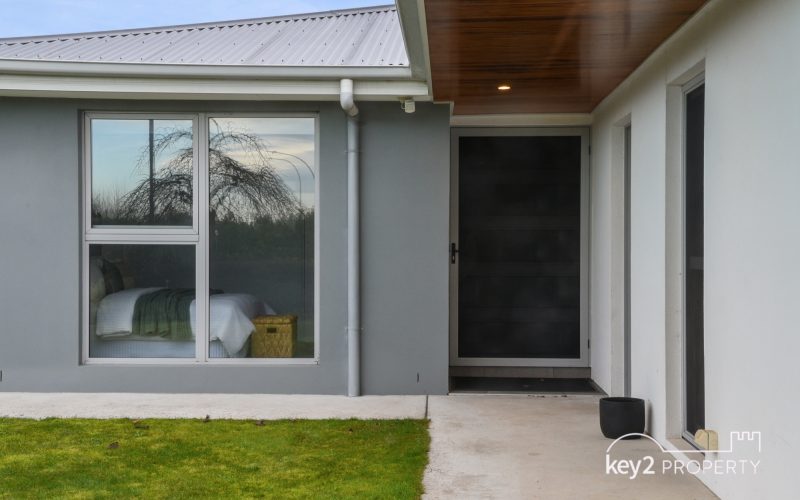 5 Denway Grove,