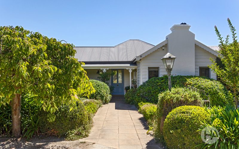 6 Thornton Road, MOUNT ELIZA
