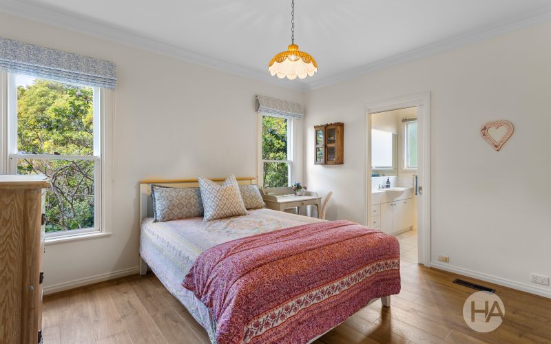 6 Thornton Road, MOUNT ELIZA