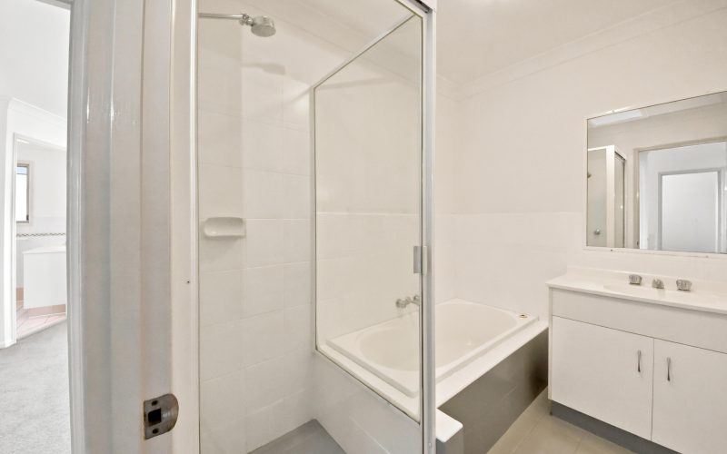 31/4 Koala Town Road,