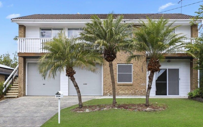 20 & 20a Restlea Avenue, Charmhaven
