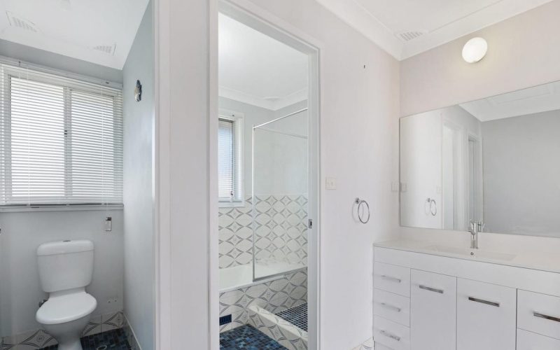 20 & 20a Restlea Avenue, Charmhaven