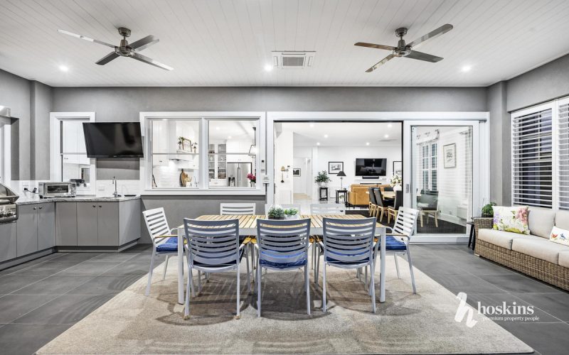 Iconic Hamptons Luxury with Panoramic Views