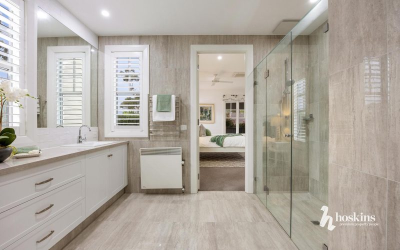 Iconic Hamptons Luxury with Panoramic Views