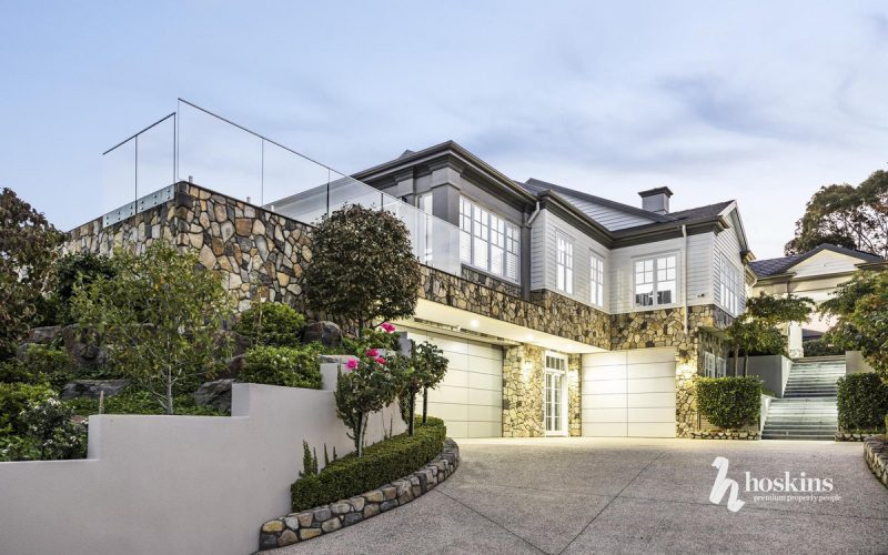 Iconic Hamptons Luxury with Panoramic Views