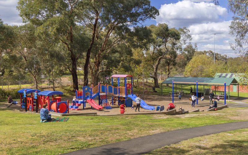 11 Doon Court, BRIAR HILL VIC 3088