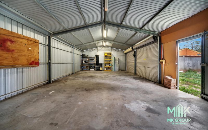 🏡 FULLY RENOVATED HOME ON A MASSIVE 624m² BLOCK — Huge Shed, Wide Frontage & Redevelopment Potential.