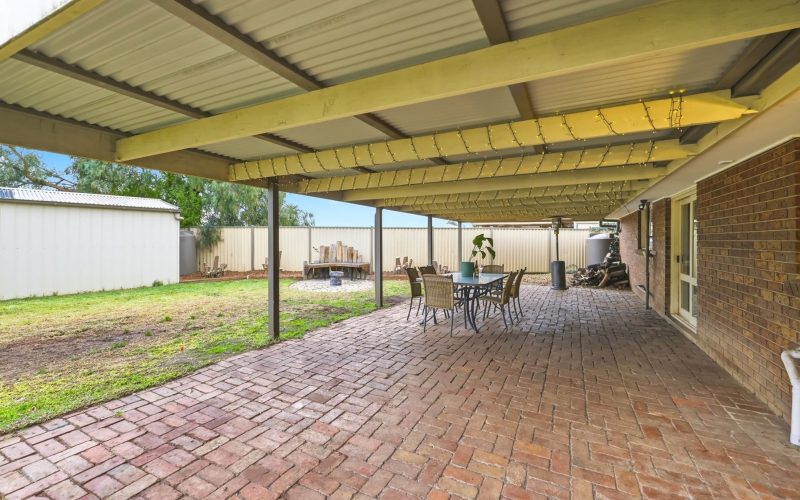 6 Glenelg Court, Brookfield VIC 3338
