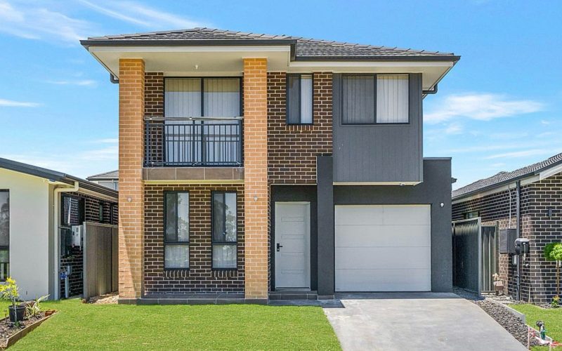 Contemporary Family Living with a Peaceful Reserve Outlook