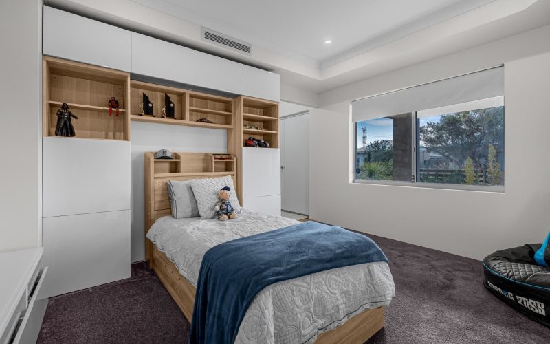 56 Barrington Avenue, Champion Lakes