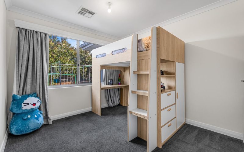 56 Barrington Avenue, Champion Lakes