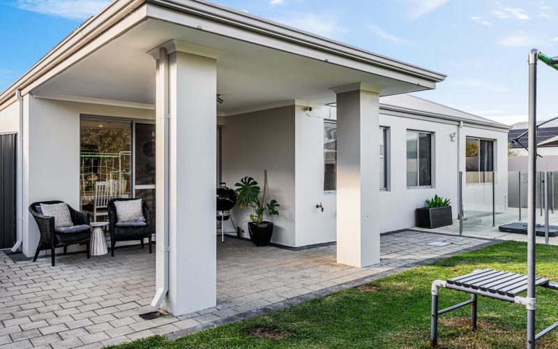 56 Barrington Avenue, Champion Lakes