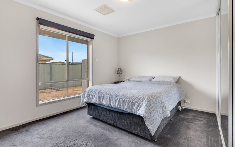 SPACIOUS STYLISH 3 BEDROOM FAMILY HOME!!