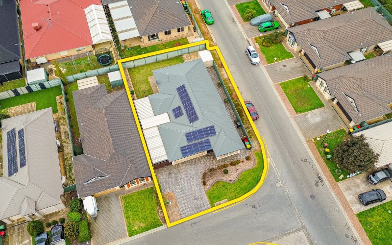 SPACIOUS STYLISH 3 BEDROOM FAMILY HOME!!