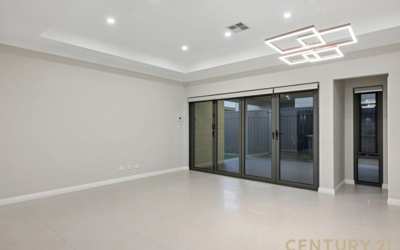 The Full Package!! - Custom Designed 3 Bedroom, 3 Bathroom Home!!