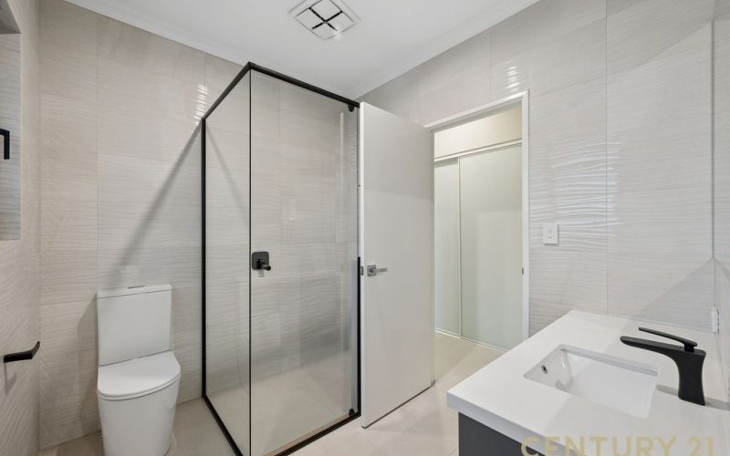 The Full Package!! - Custom Designed 3 Bedroom, 3 Bathroom Home!!