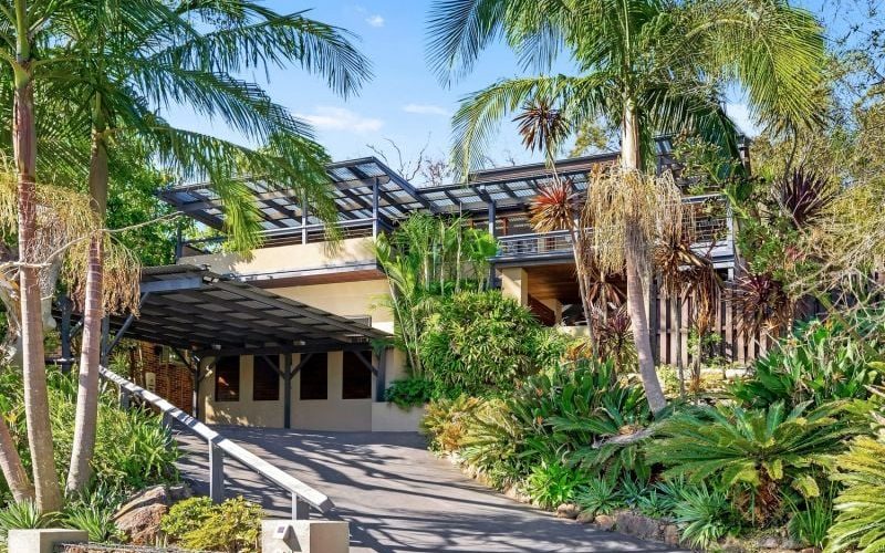 Private Bush Retreat Living