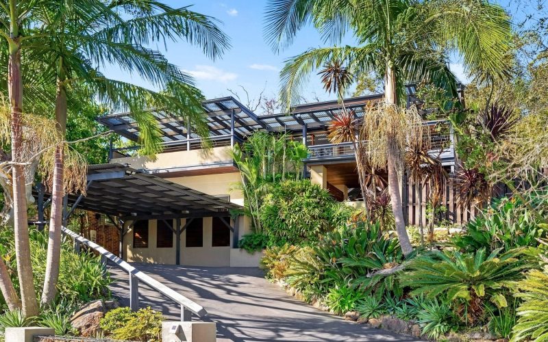 Private Bush Retreat Living
