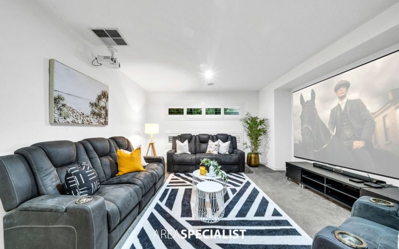 22 Yammerbook Way, Cranbourne East VIC 3977