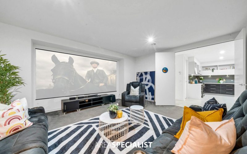 22 Yammerbook Way, Cranbourne East VIC 3977