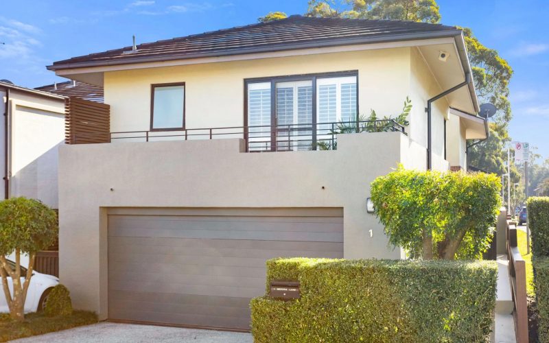 Walk to the river and ferry - a Torrens title terrace with an internal lift
