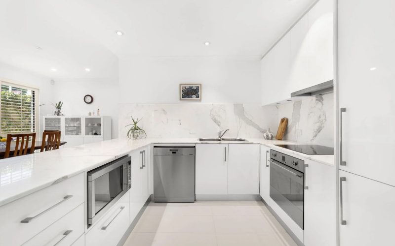Walk to the river and ferry - a Torrens title terrace with an internal lift