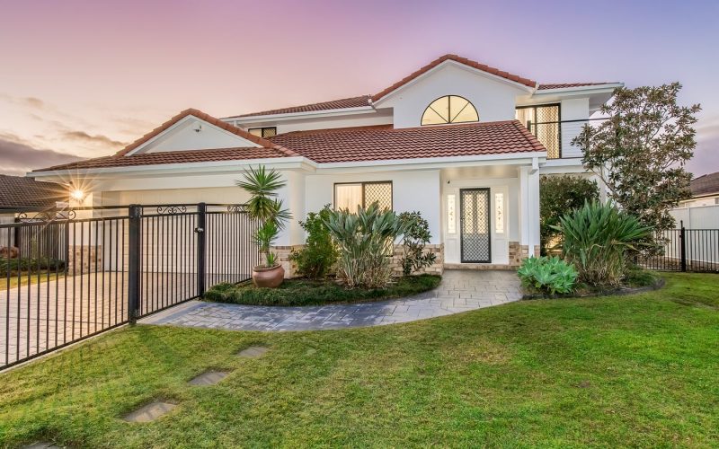 87 Honeyeater Drive